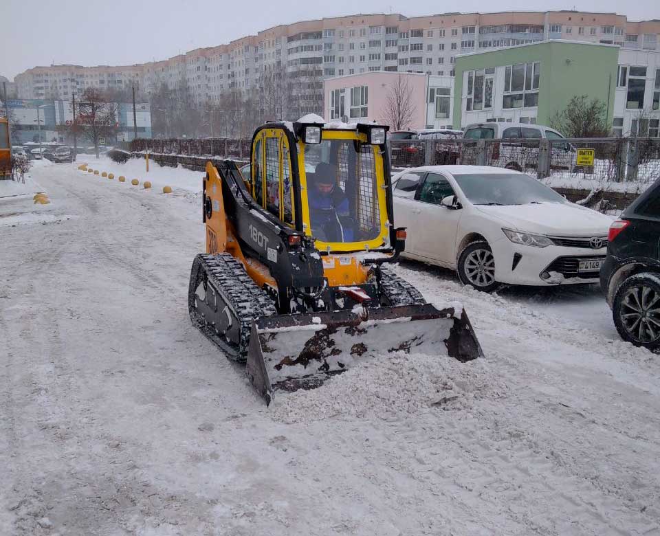 Уборка снега на парковках